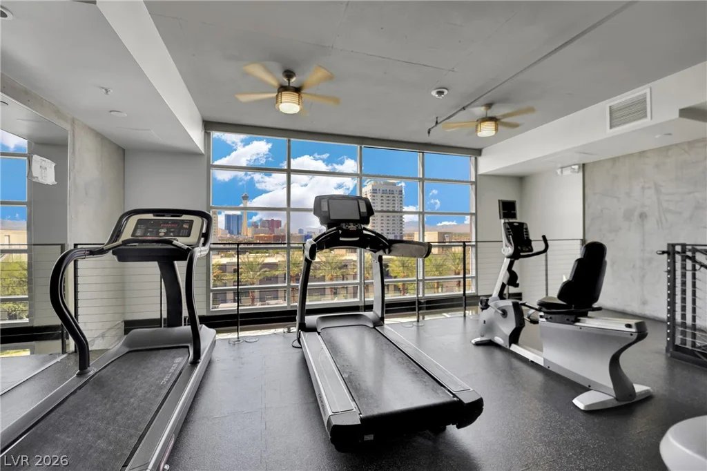 353 Bonneville, Las Vegas, NV 89101