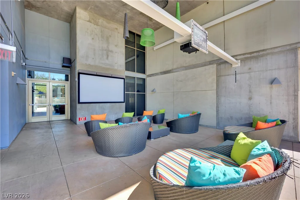 353 Bonneville, Las Vegas, NV 89101