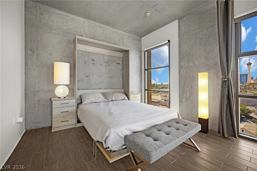 353 Bonneville, Las Vegas, NV 89101