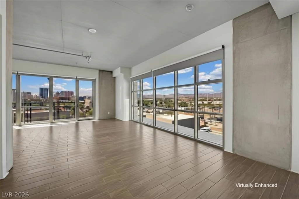 353 Bonneville, Las Vegas, NV 89101