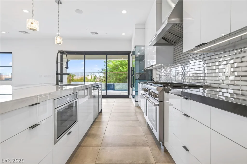 10 Camino La Venta, Henderson, NV 89011