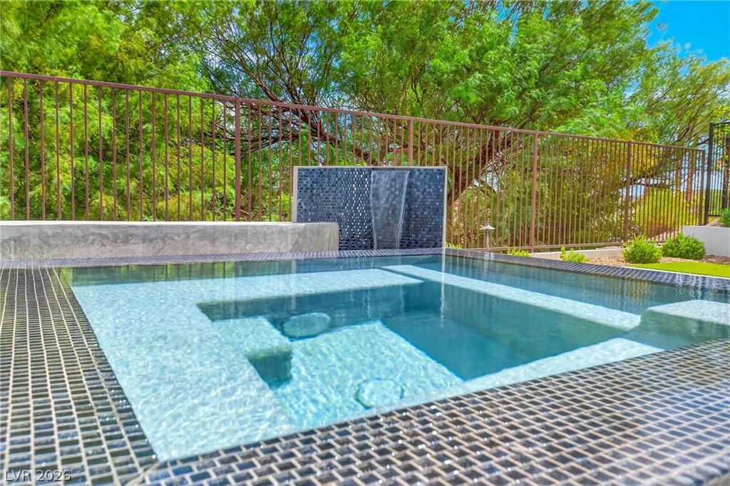 10 Camino La Venta, Henderson, NV 89011