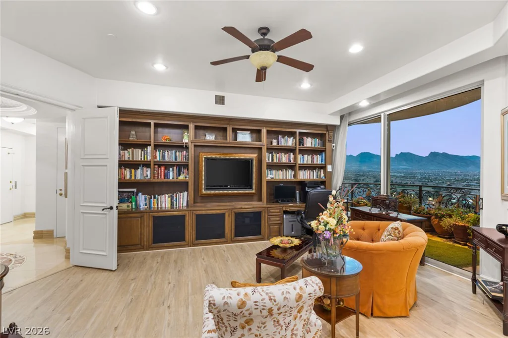 9101 Alta, Las Vegas, NV 89145