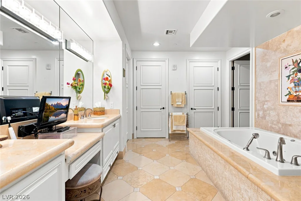 9101 Alta, Las Vegas, NV 89145