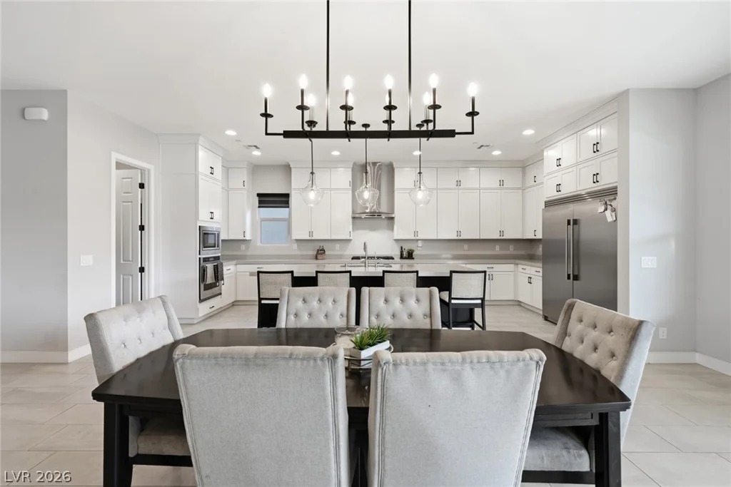 8575 Nicholas James, Las Vegas, NV 89143