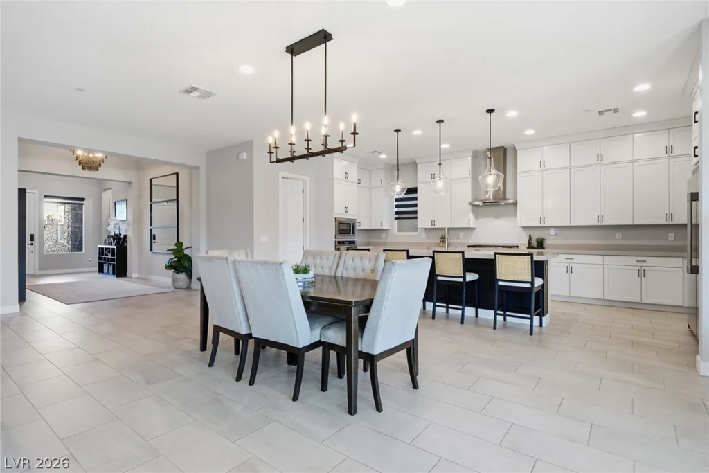 8575 Nicholas James, Las Vegas, NV 89143