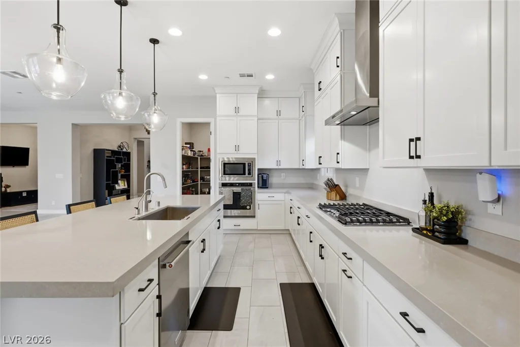 8575 Nicholas James, Las Vegas, NV 89143