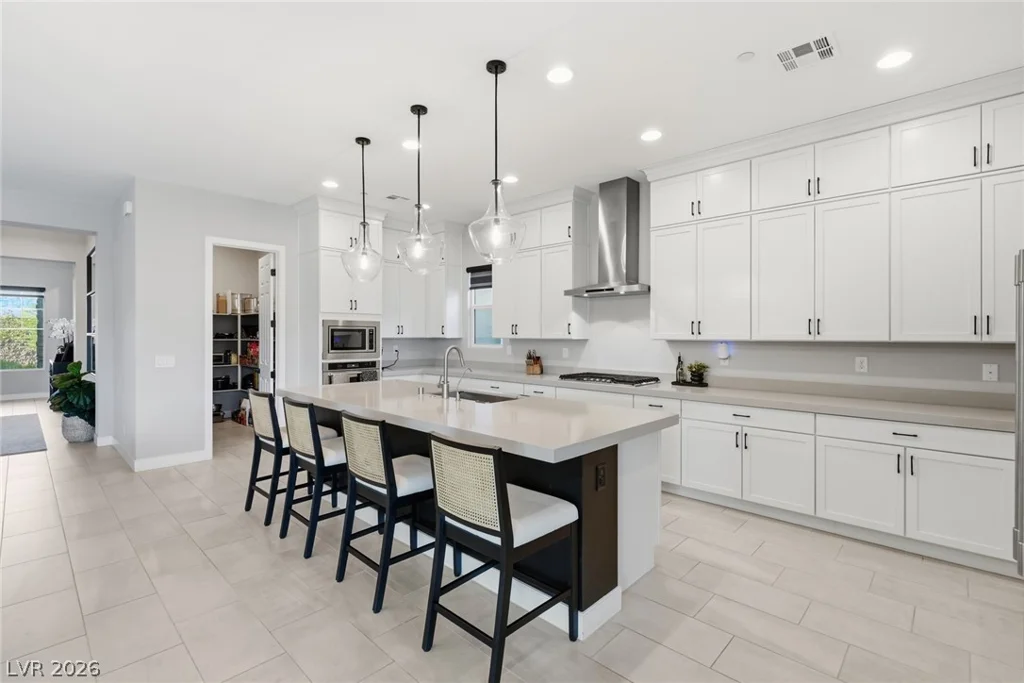 8575 Nicholas James, Las Vegas, NV 89143