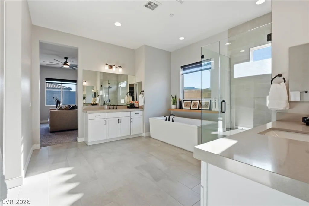 8575 Nicholas James, Las Vegas, NV 89143
