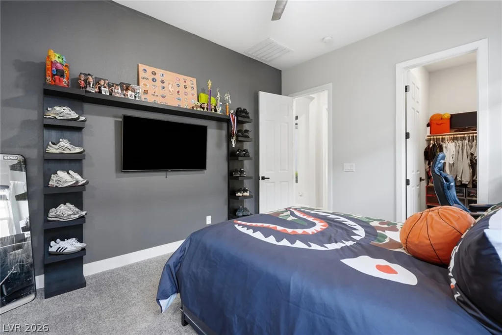 8575 Nicholas James, Las Vegas, NV 89143