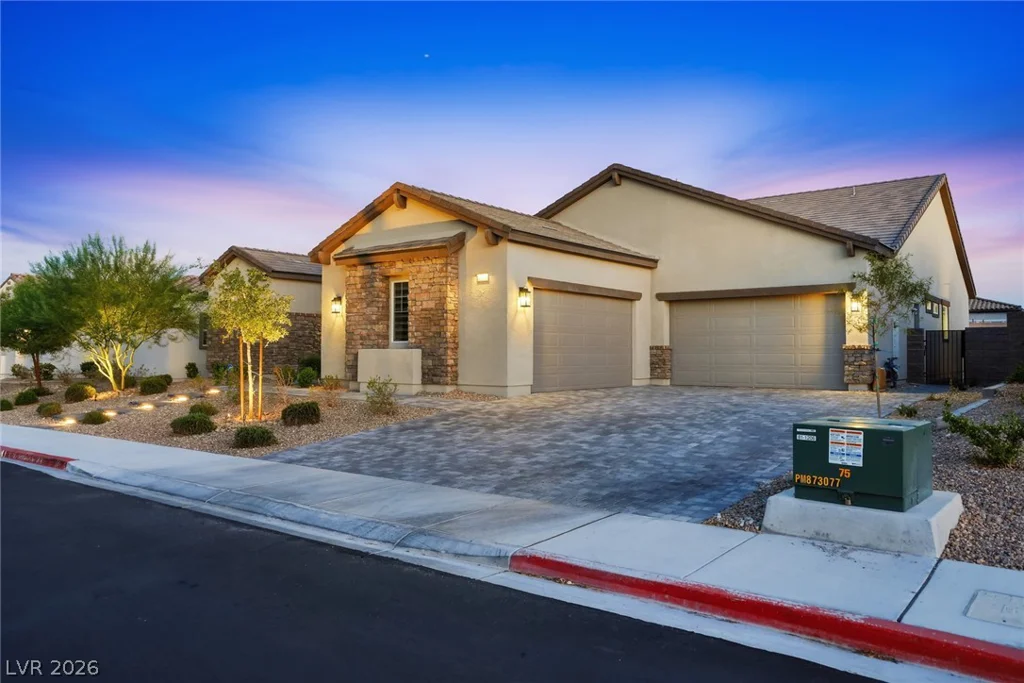 8575 Nicholas James, Las Vegas, NV 89143
