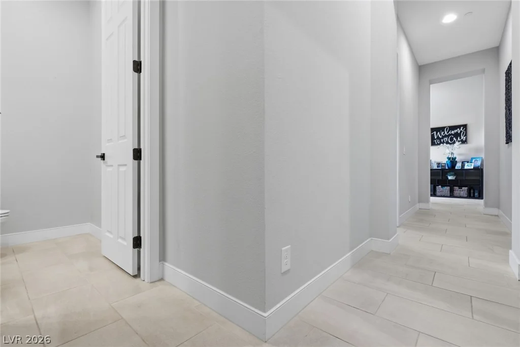 8575 Nicholas James, Las Vegas, NV 89143
