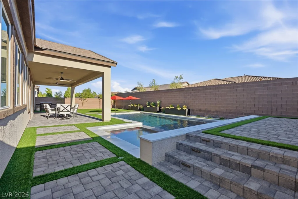 8575 Nicholas James, Las Vegas, NV 89143