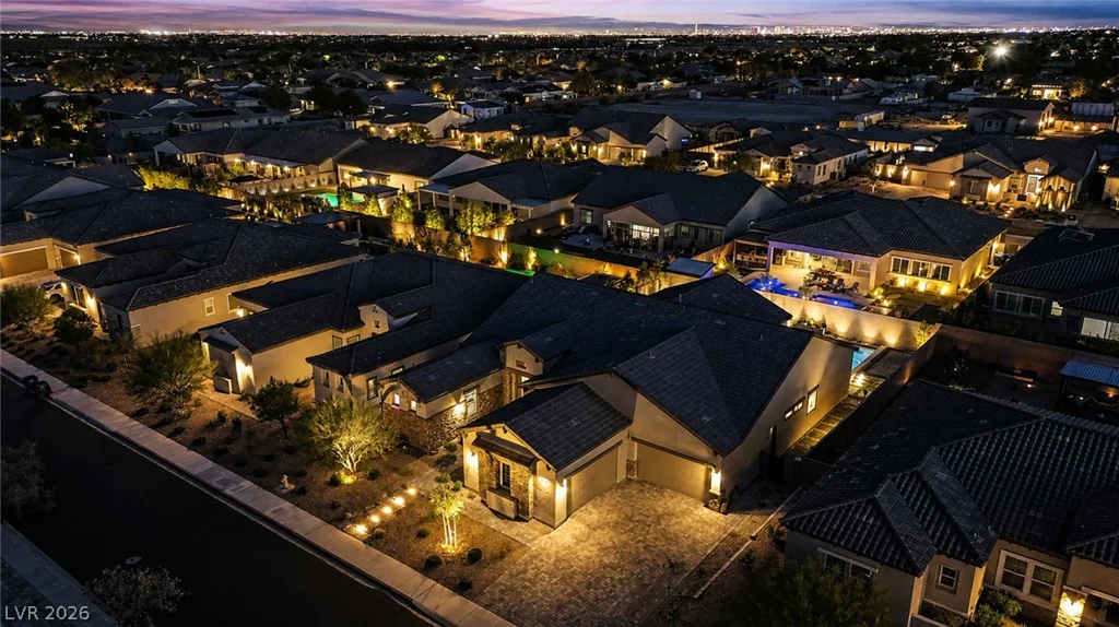 8575 Nicholas James, Las Vegas, NV 89143