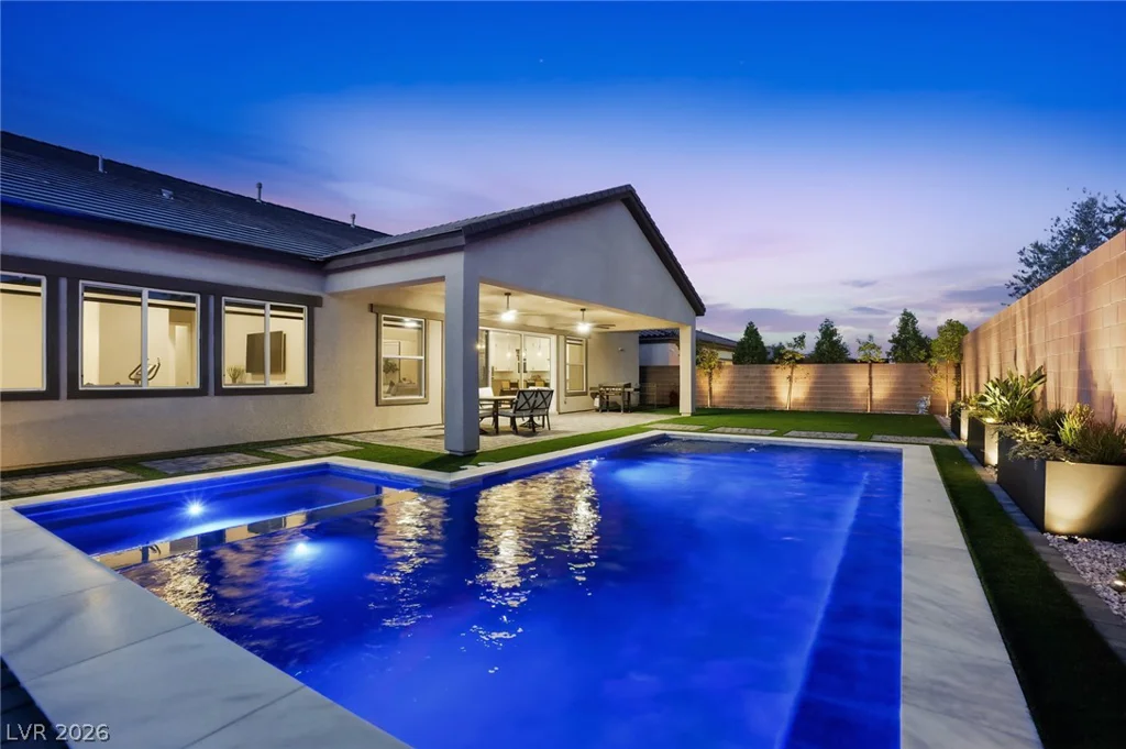 8575 Nicholas James, Las Vegas, NV 89143