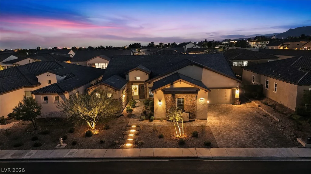 8575 Nicholas James, Las Vegas, NV 89143