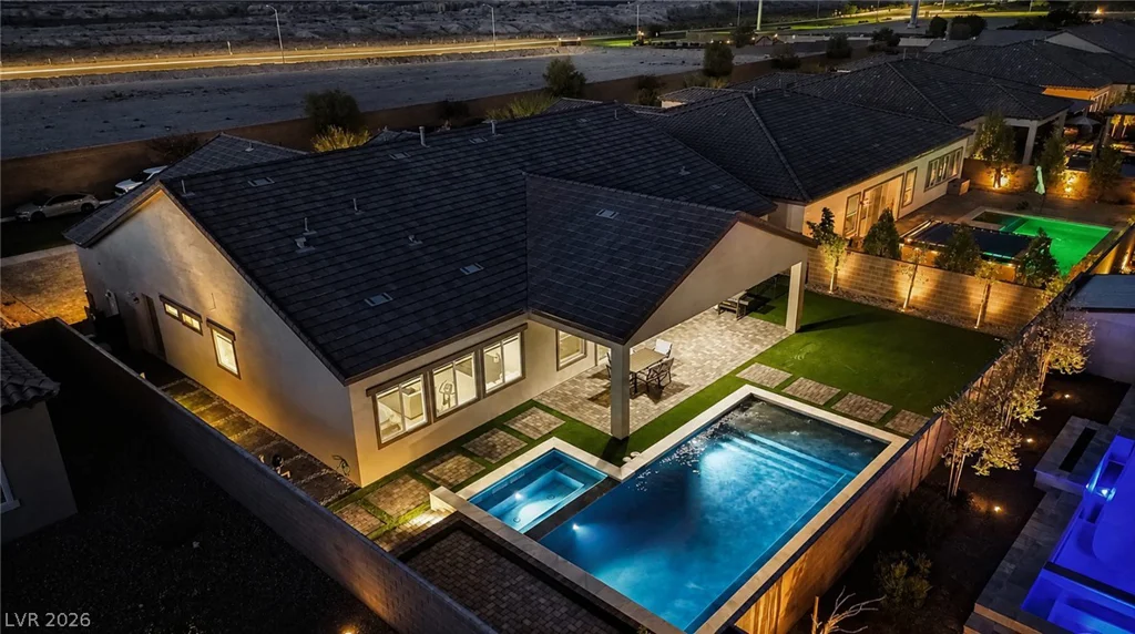 8575 Nicholas James, Las Vegas, NV 89143