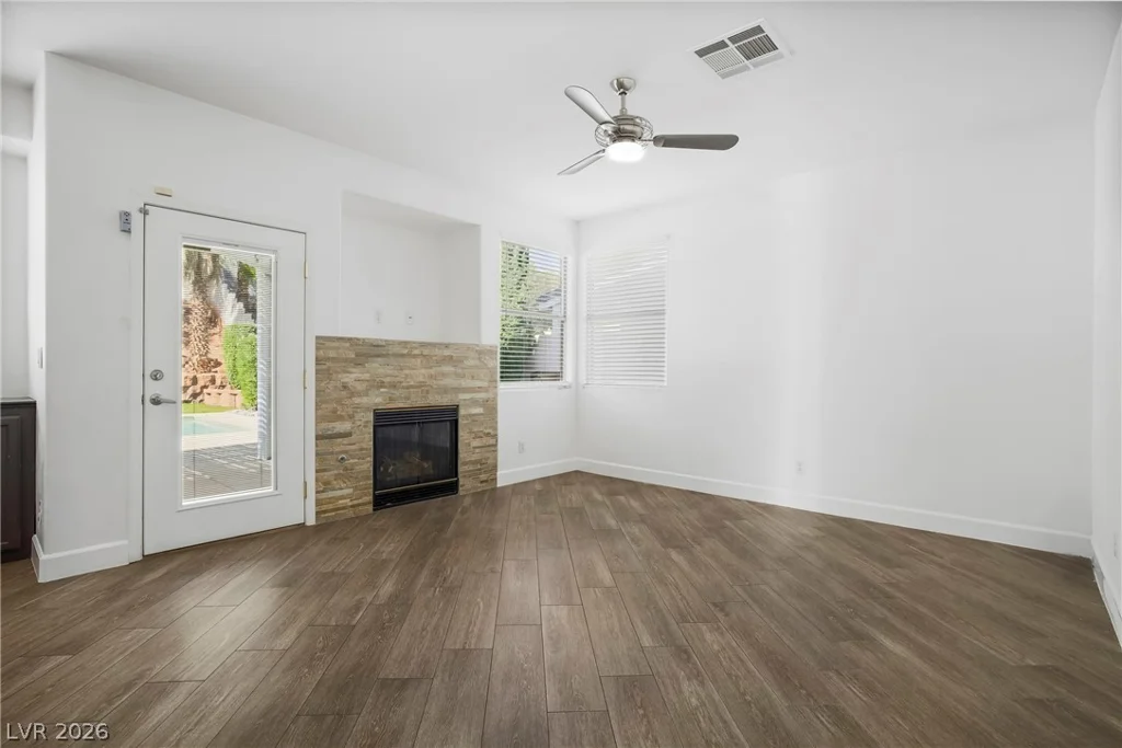 10129 Oakmoor, Las Vegas, NV 89144