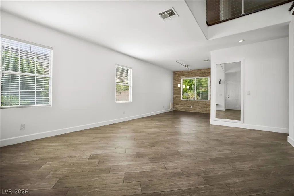 10129 Oakmoor, Las Vegas, NV 89144
