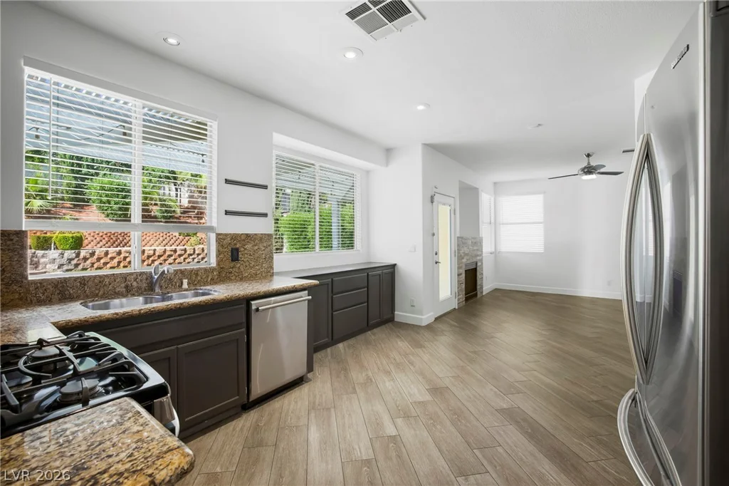10129 Oakmoor, Las Vegas, NV 89144