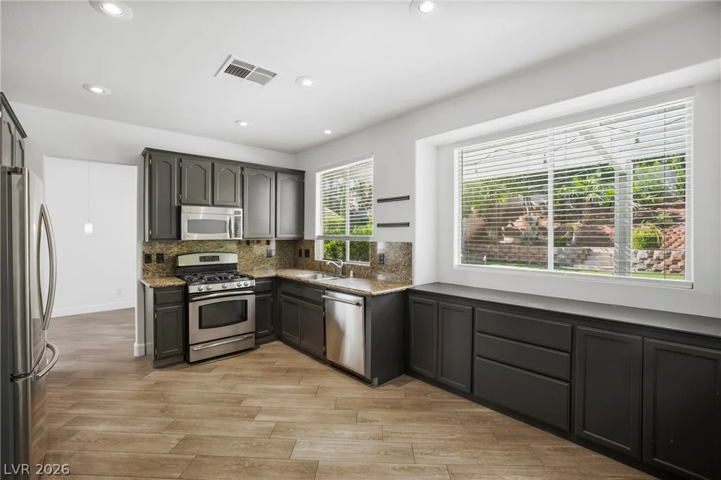 10129 Oakmoor, Las Vegas, NV 89144