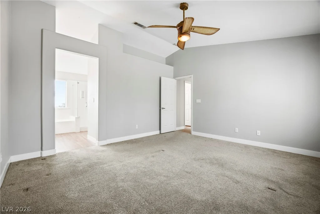 10129 Oakmoor, Las Vegas, NV 89144
