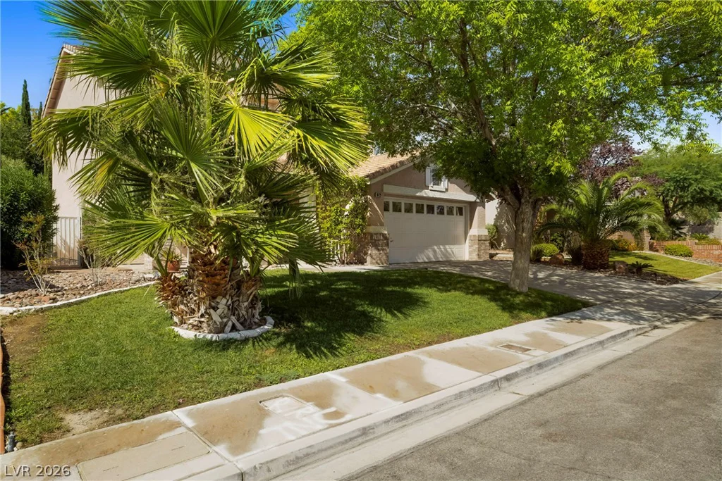 10129 Oakmoor, Las Vegas, NV 89144