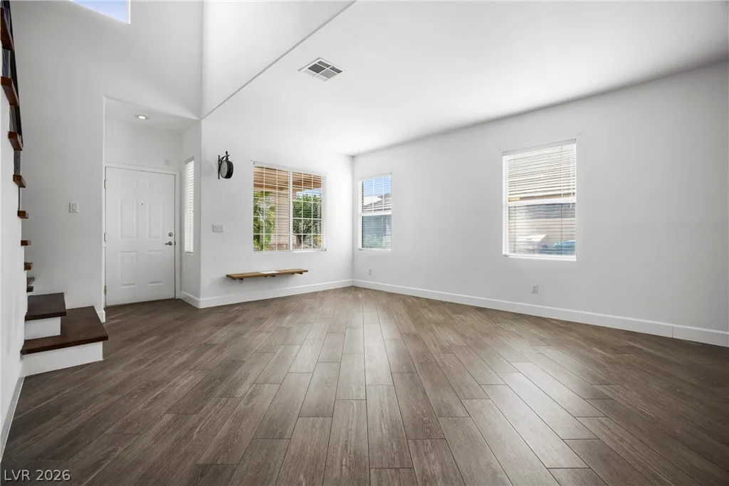 10129 Oakmoor, Las Vegas, NV 89144