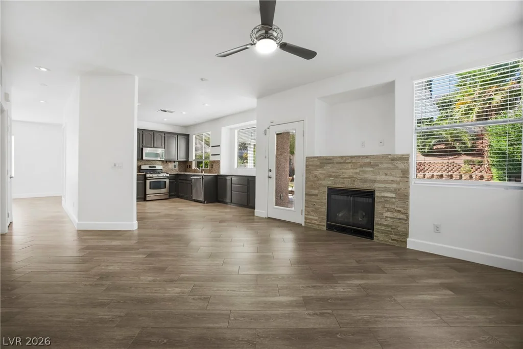 10129 Oakmoor, Las Vegas, NV 89144