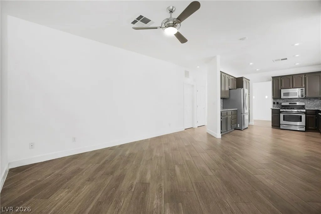 10129 Oakmoor, Las Vegas, NV 89144