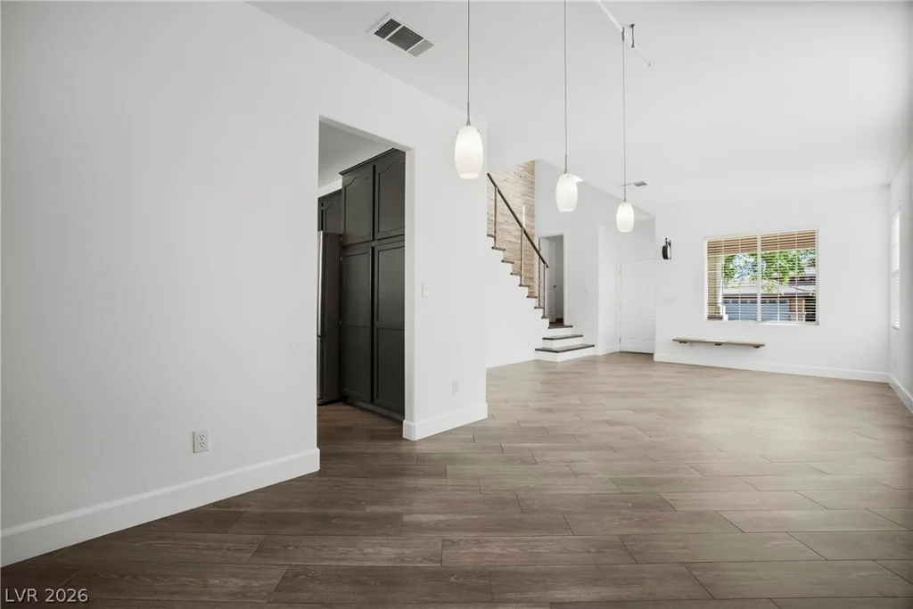 10129 Oakmoor, Las Vegas, NV 89144