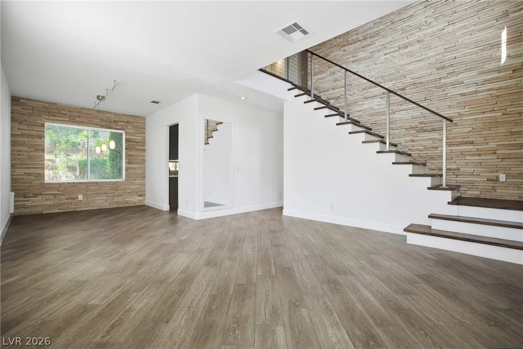 10129 Oakmoor, Las Vegas, NV 89144