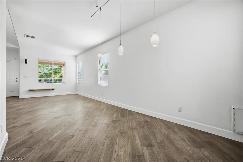 10129 Oakmoor, Las Vegas, NV 89144