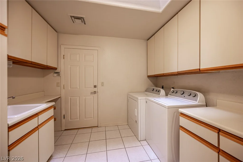 2855 Mountain Mist, Las Vegas, NV 89117