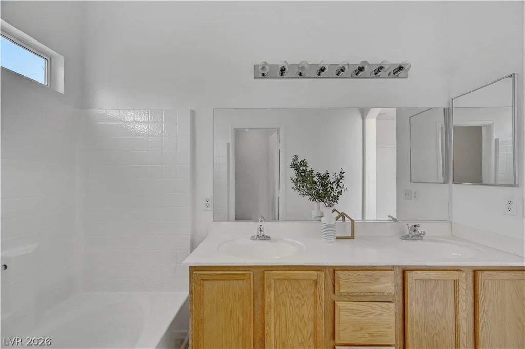 2720 Rosarito, Las Vegas, NV 89108