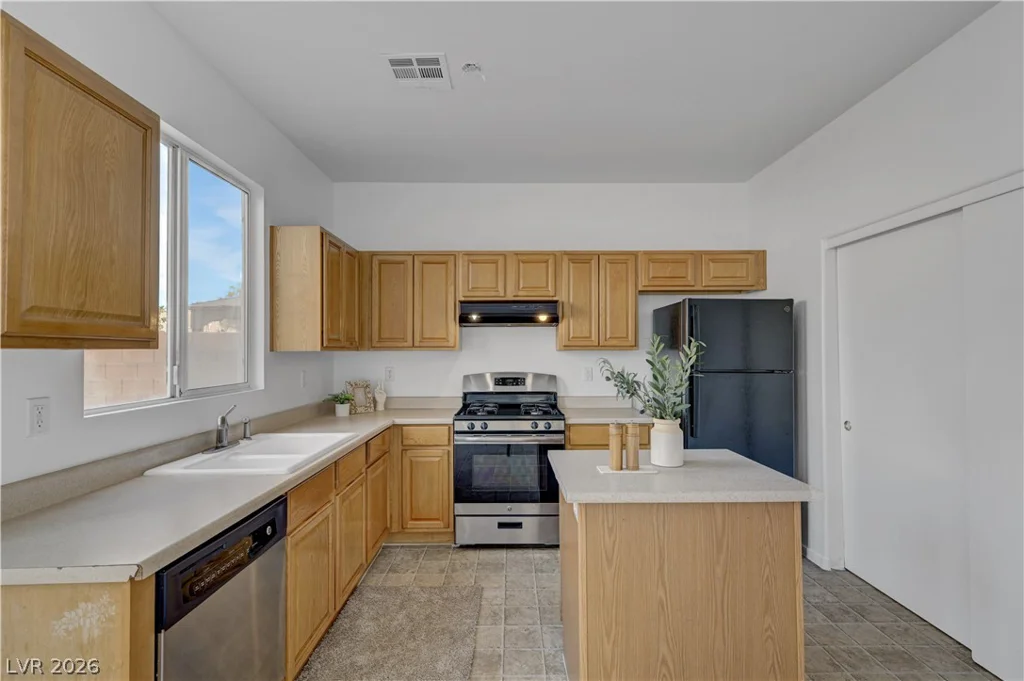 2720 Rosarito, Las Vegas, NV 89108