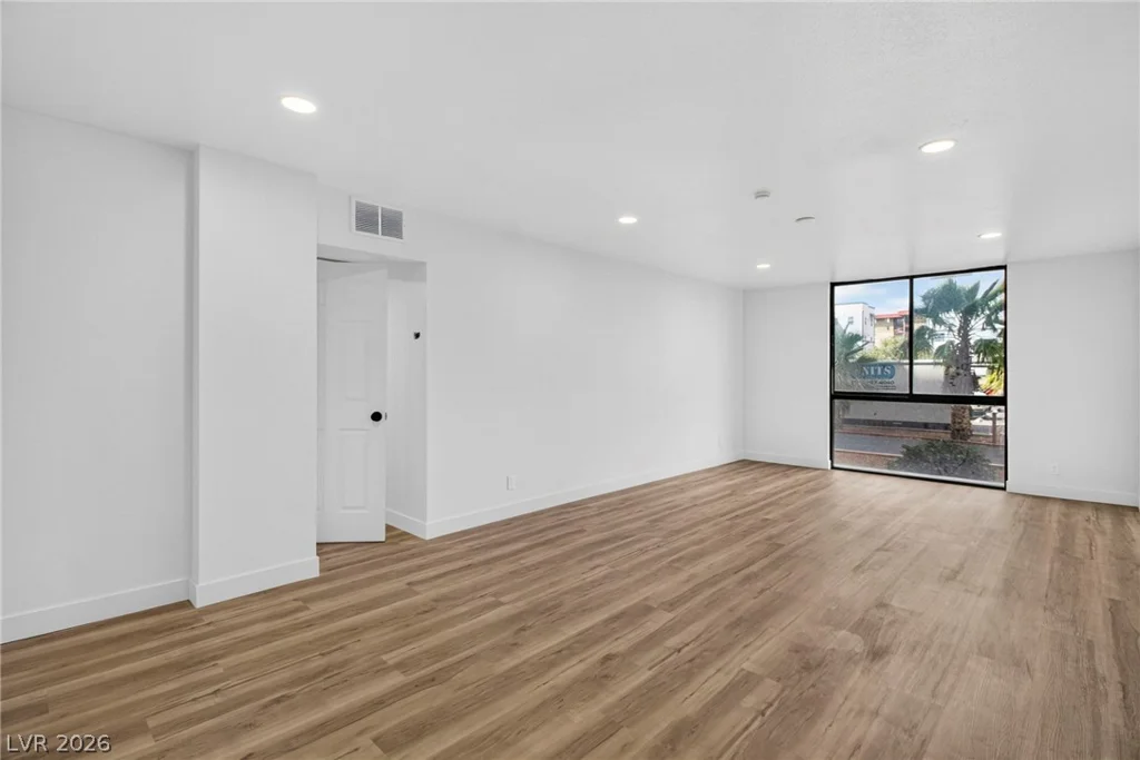 3930 University Center, Las Vegas, NV 89119