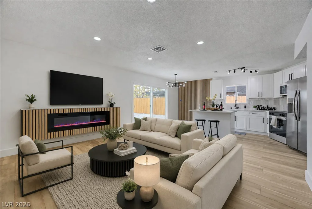 2253 La Puente, Las Vegas, NV 89115