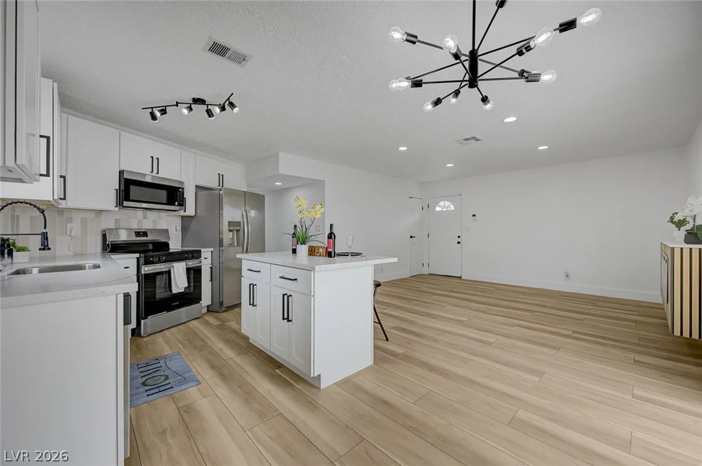 2253 La Puente, Las Vegas, NV 89115