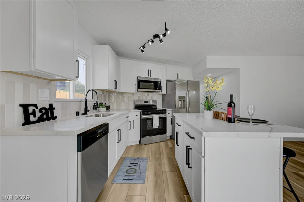 2253 La Puente, Las Vegas, NV 89115