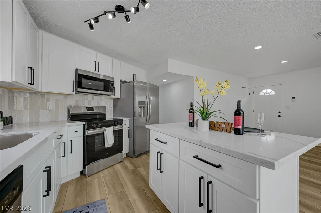 2253 La Puente, Las Vegas, NV 89115