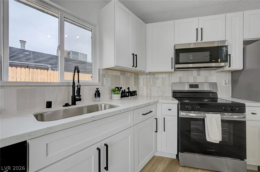 2253 La Puente, Las Vegas, NV 89115