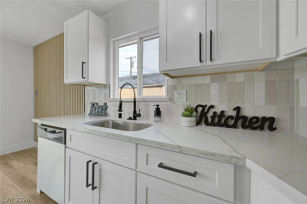 2253 La Puente, Las Vegas, NV 89115