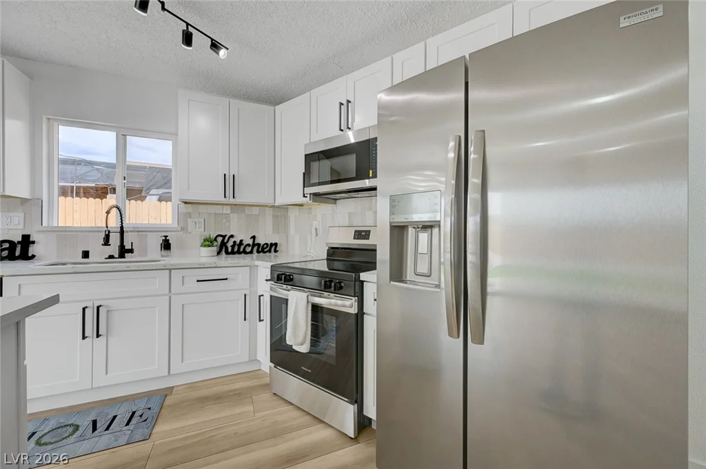 2253 La Puente, Las Vegas, NV 89115