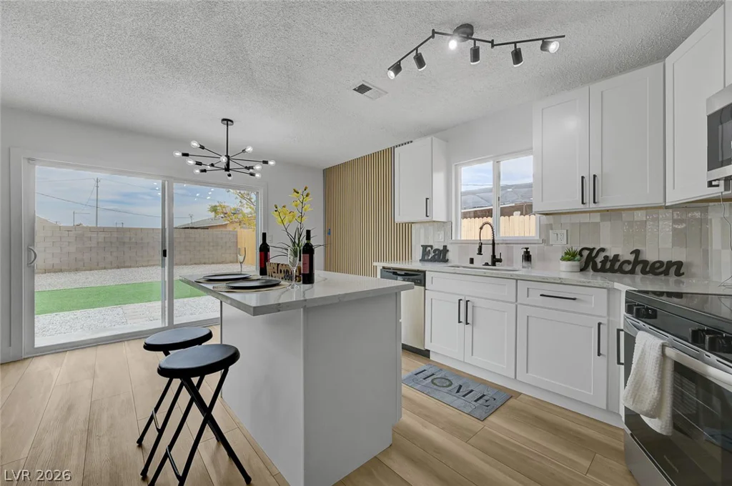 2253 La Puente, Las Vegas, NV 89115
