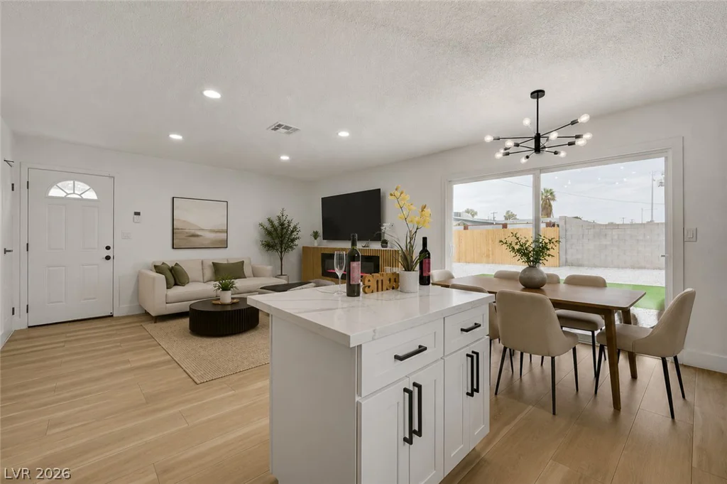 2253 La Puente, Las Vegas, NV 89115