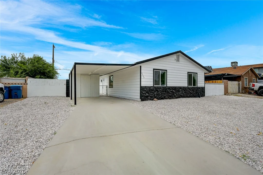 2253 La Puente, Las Vegas, NV 89115