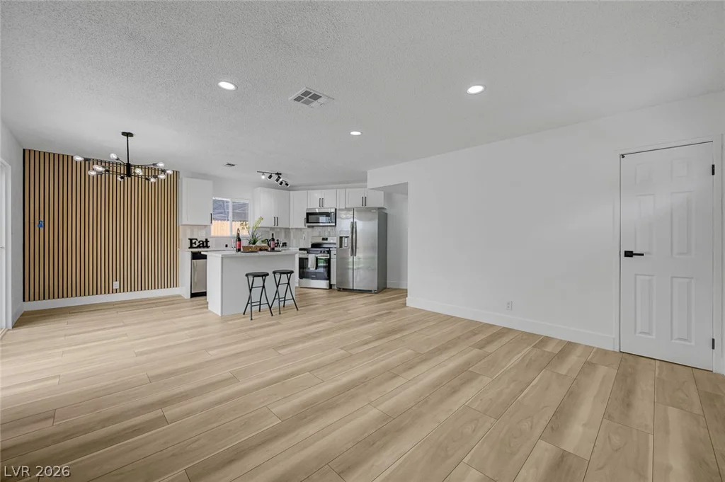 2253 La Puente, Las Vegas, NV 89115
