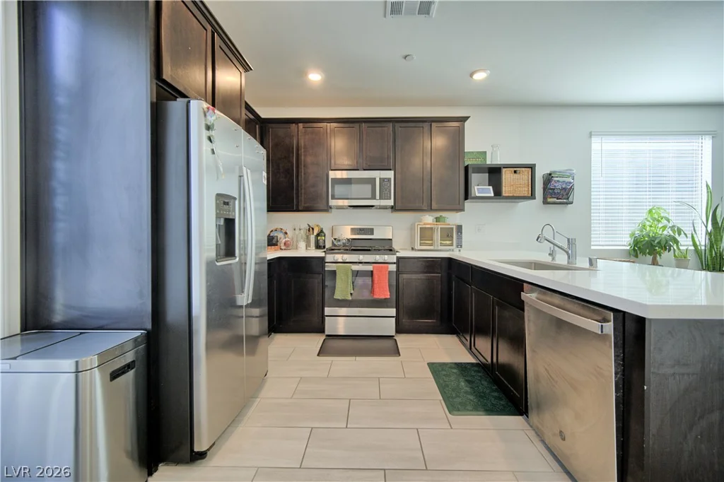 9447 Elmhurst Ridge, Las Vegas, NV 89143