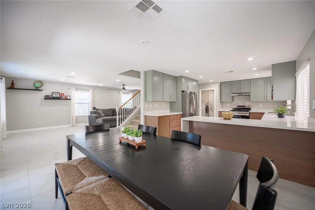 3725 Shanagolden, Las Vegas, NV 89129